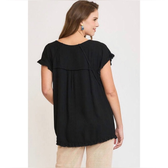Umgee | Pintuck High-Low Frayed Hem Linen Tunic Top - Picture 2 of 14